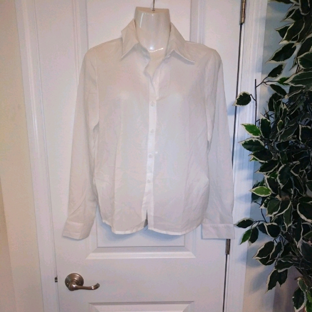 Women's petites Large white button up white blouse